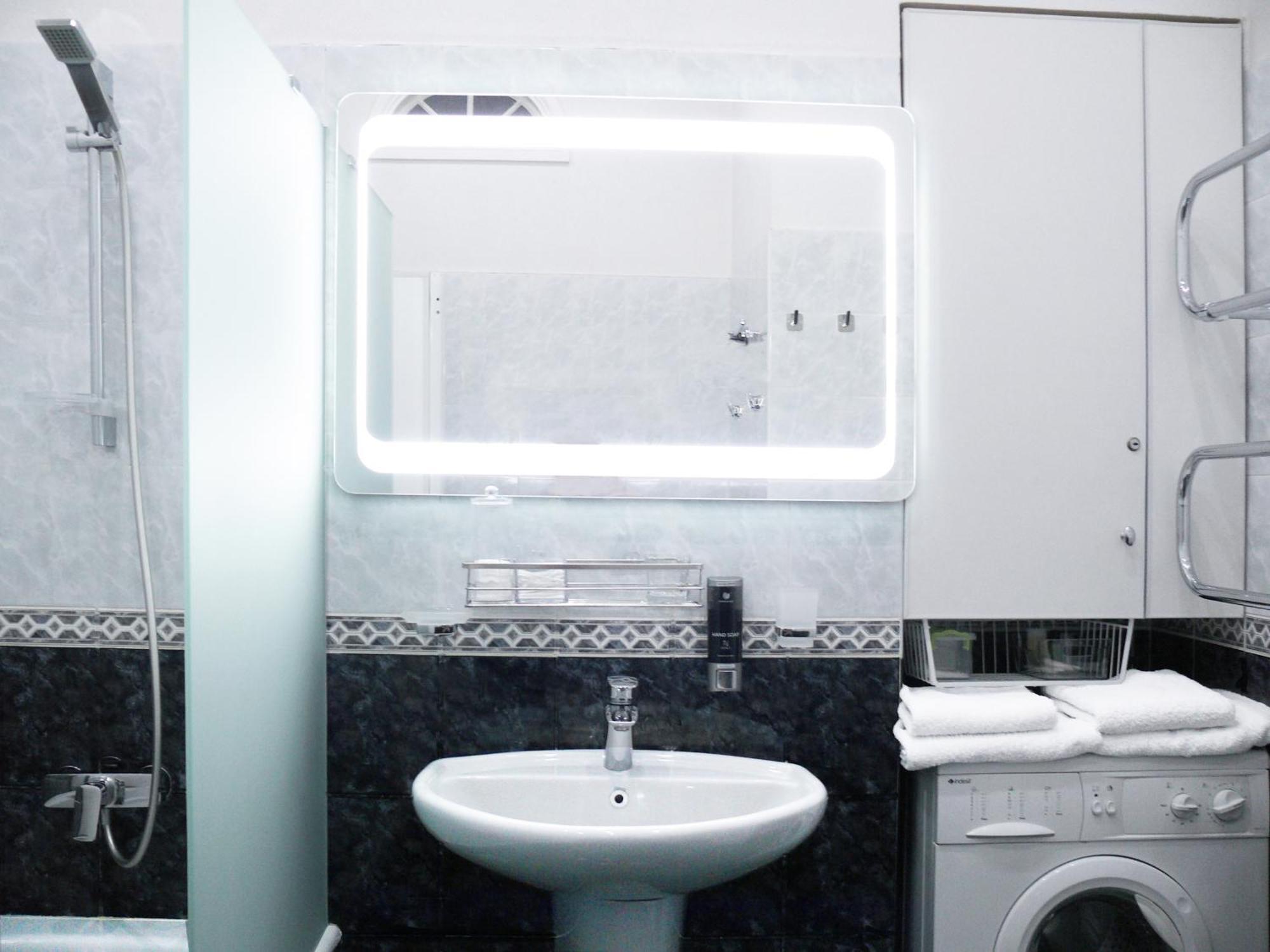 Apartment Luxury Centre Located كييف المظهر الخارجي الصورة
